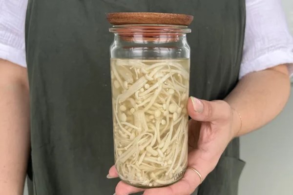 Yuzu-pickled enoki mushrooms