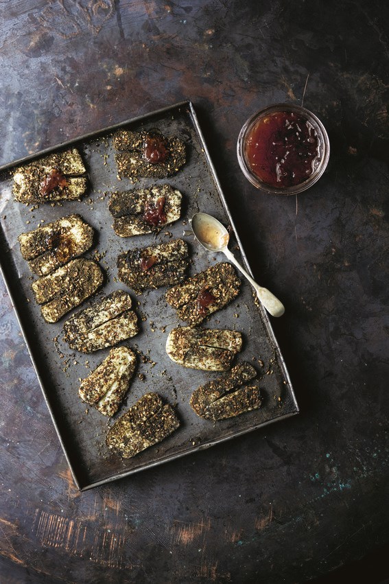Za'atar-crusted halloumi (Halloumi bil za'atar)