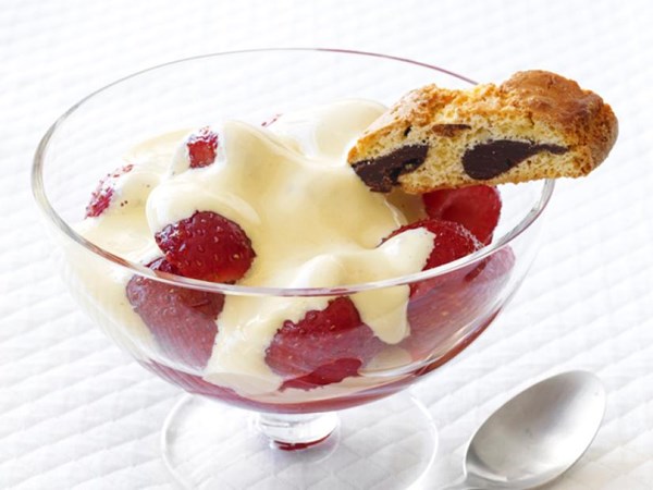 Zabaglione with berries