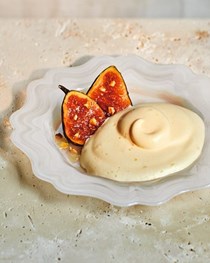 Zabaione with hazelnuts & figs 