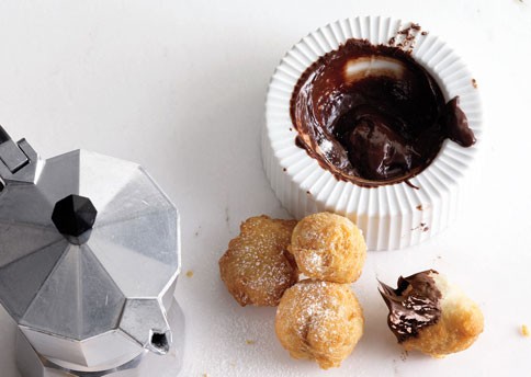 Zeppole with chocolate sauce