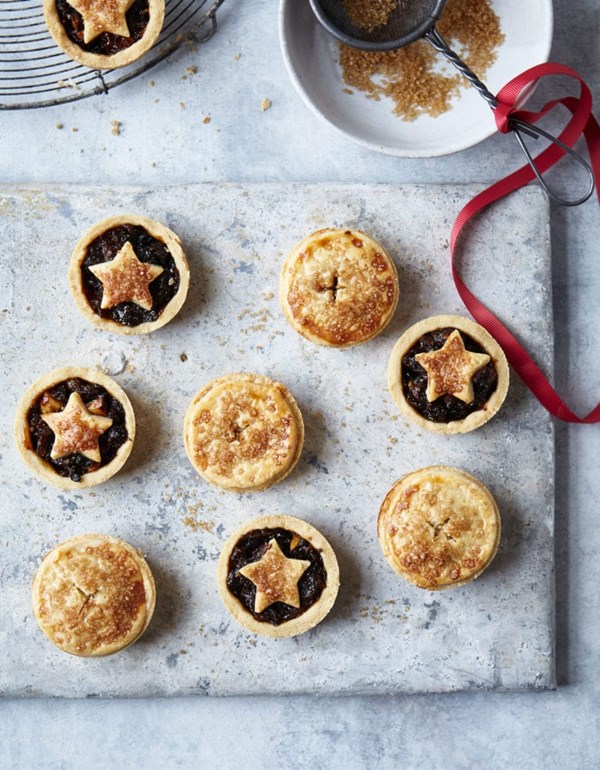 Zesty-boozy mince pies 