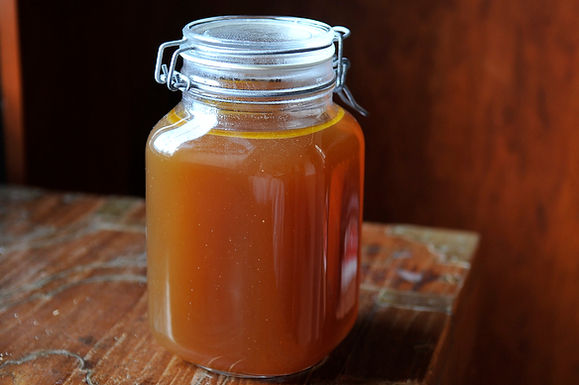 Zesty herbed chicken broth