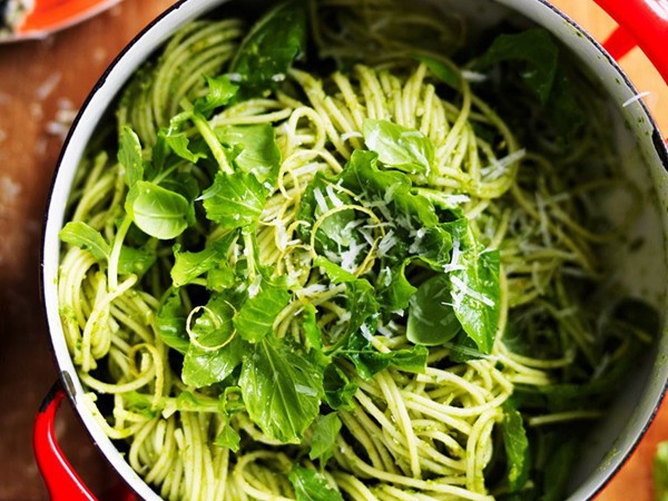Zesty rocket and lemon pesto spaghetti