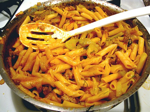 Zite with onions, sausage & fennel