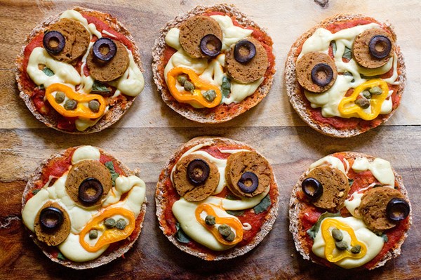 Zomberoni pizza faces