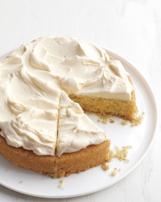 Zucchini-almond cake