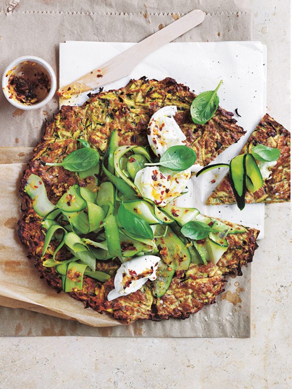 Zucchini and mozzarella pizza