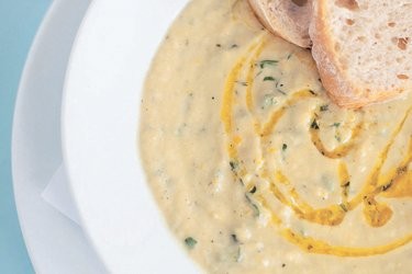 Zucchini, basil and Parmesan soup