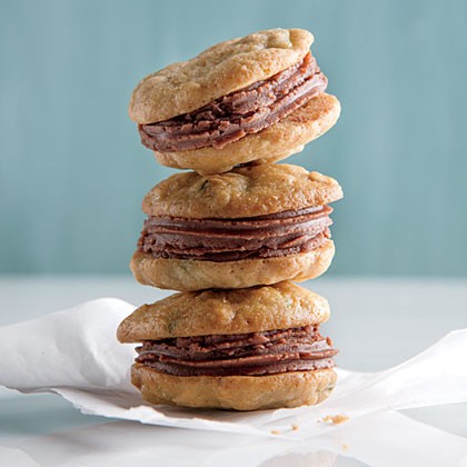 Zucchini bread whoopie pies