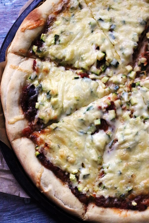 Zucchini bruschetta pizza