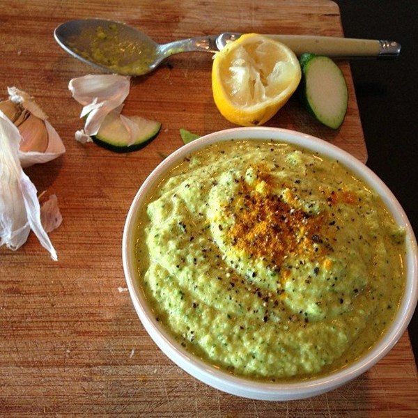 Zucchini hummus