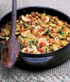Zucchini musakka with tomatoes and chickpeas