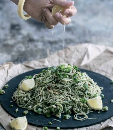 Zucchini noodles with Thai pesto