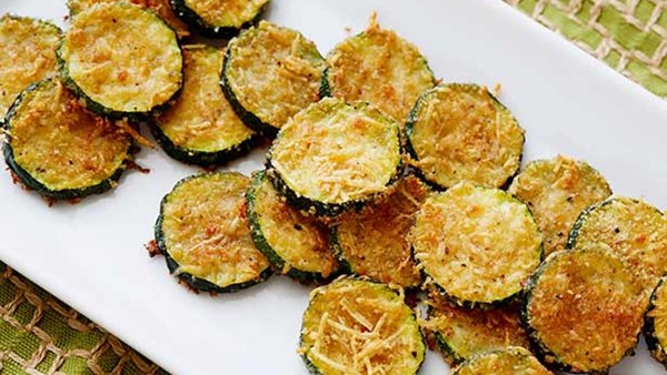Zucchini Parmesan crisps