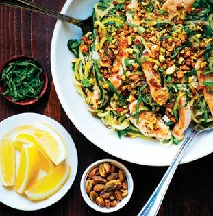 Zucchini pasta with chicken & pistachios