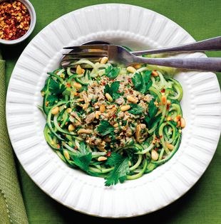 Zucchini pasta with white clam sauce