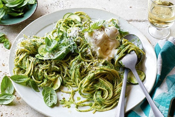 Zucchini pesto pasta