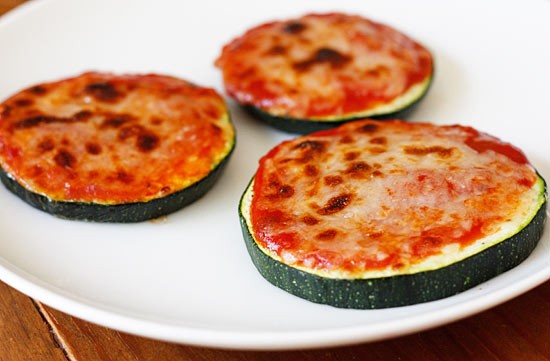 Zucchini pizza bites