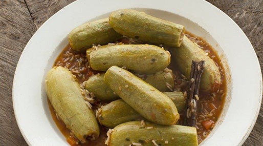 Zucchini stuffed with lamb