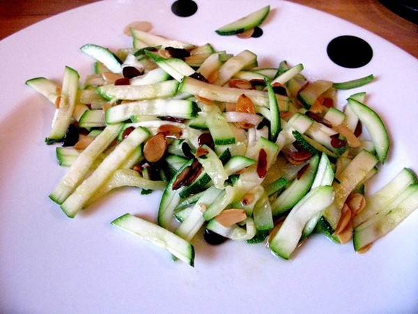 Zucchini with almonds
