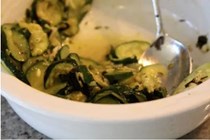Zucchini with mint and garlic