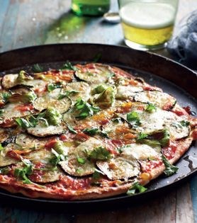 Zucchini with mozzarella and leek