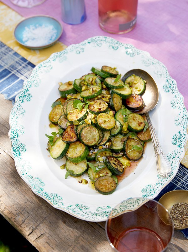Zucchini with pistachios and mint