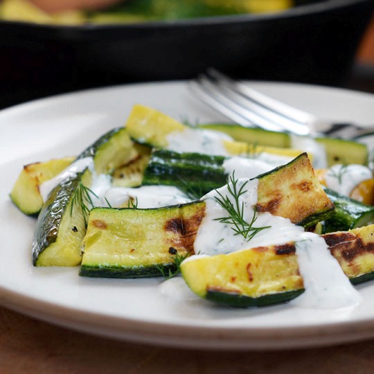 Zucchini with yogurt-dill sauce